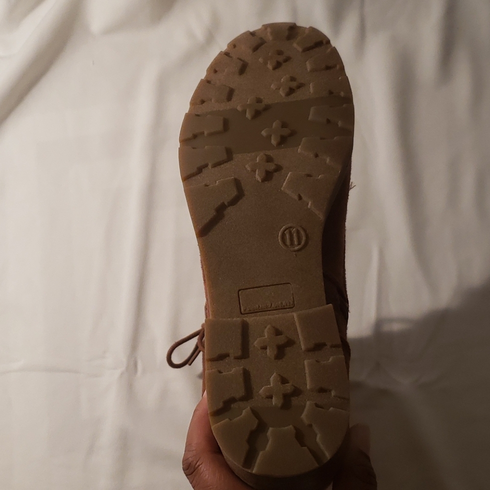 BOOTS ๐ข - Picture 4 of 4